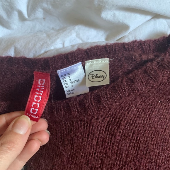 Lady & The Tramp H&M Burgundy Sweater - Picture 2 of 2